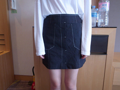 square mini skirt  : black