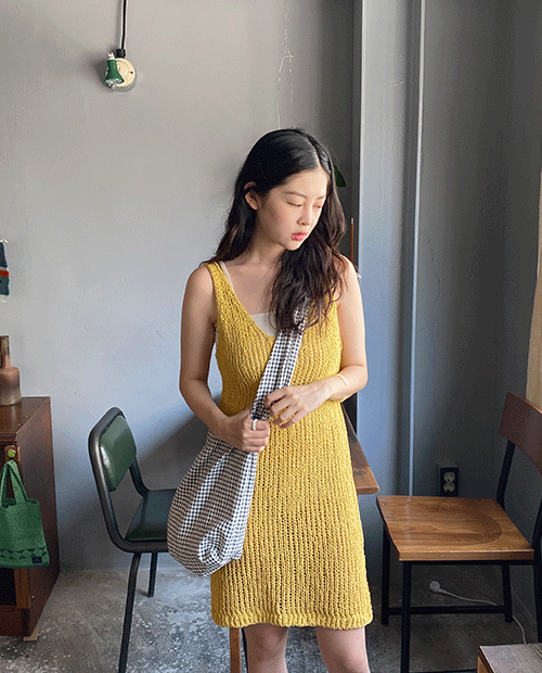 value knit dress : yellow