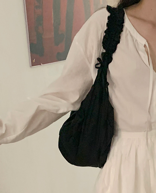 shirring shoulder bag : black