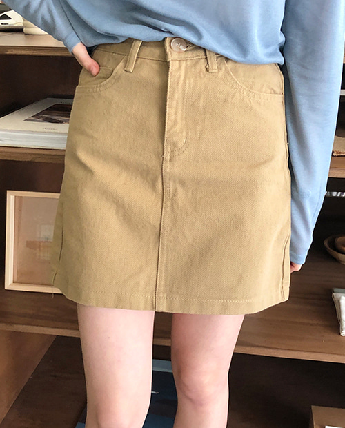 unmelo mini skirt : beige
