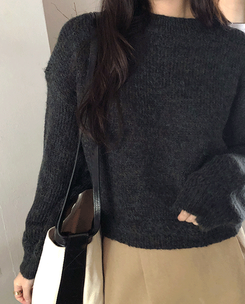 pose crop knit : charcoal