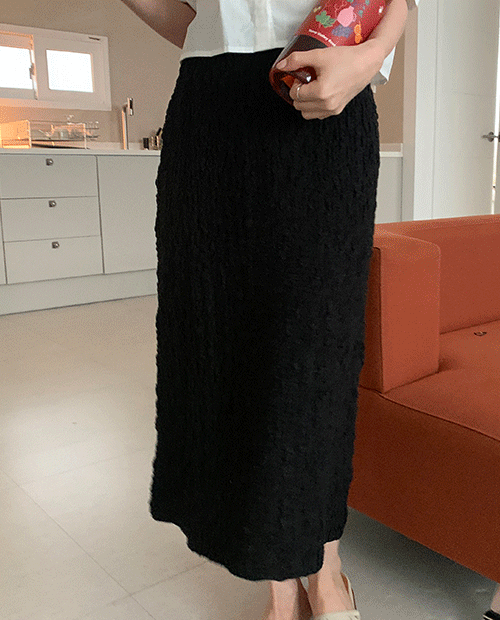 pompom soft skirt : black