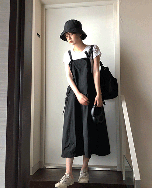 snap overall dress : black