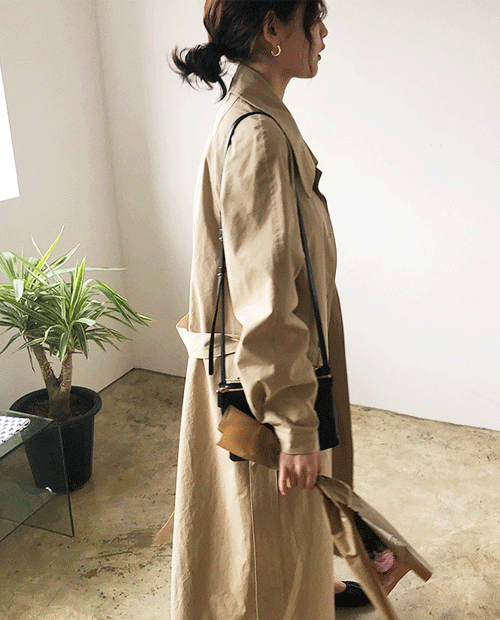 windy trench coat : beige