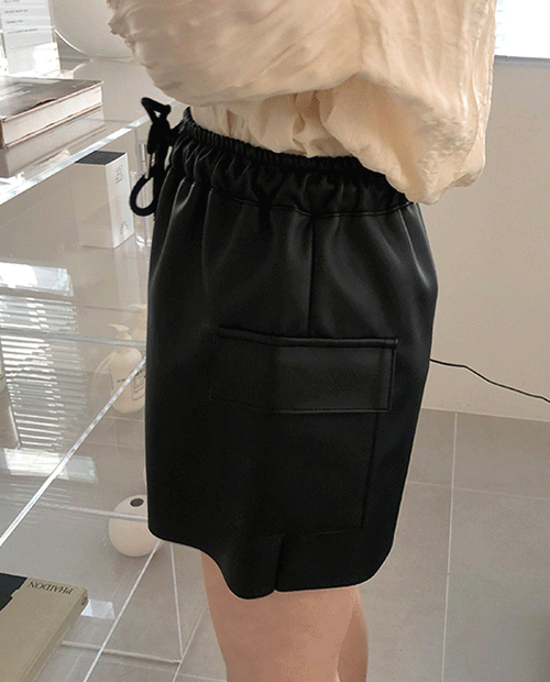 leather pocket short pants / 2color