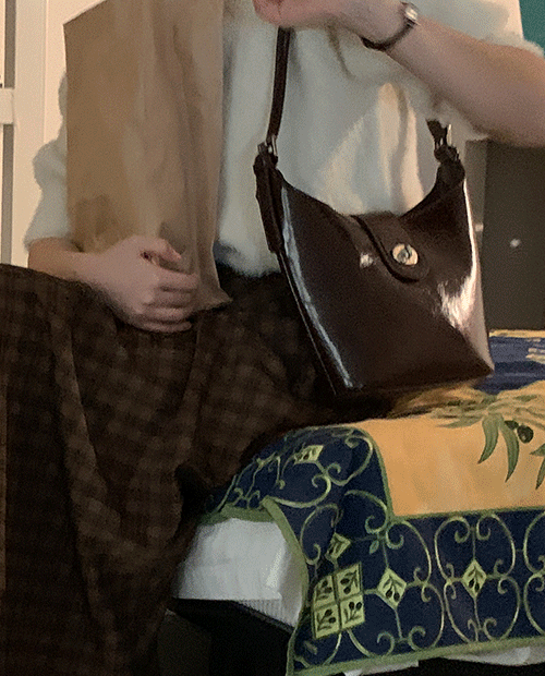 squre learher bag : brown